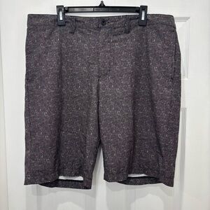 Men's TravisMathew Gray Shorts Size 38